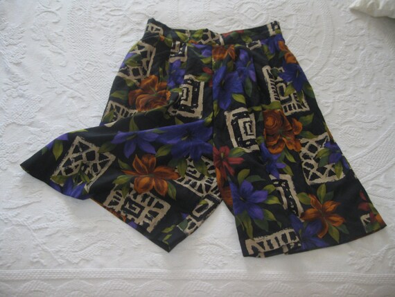 Vintage Shorts Long shorts Hawaiian Print On Sale