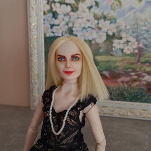 Author doll &quot;Charlize.&quot;