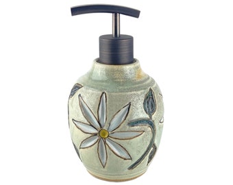 14 oz Daisy Soap or Lotion Bottle, Soft Green Soap Dispenser,  Handmade Lotion Dispenser with Carved Daisy