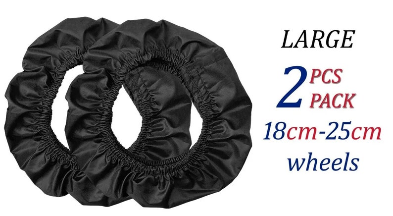 K&ouml;nnte beinhalten: Zwei schwarze, kreisf&ouml;rmige Radabdeckungen aus Stoff mit elastischen R&auml;ndern. Der Text lautet LARGE 2 PCS PACK 18cm-25cm wheels. Diese Abdeckungen sind so konzipiert, dass sie &uuml;ber R&auml;der passen, um Schutz und ein sauberes Aussehen zu bieten.