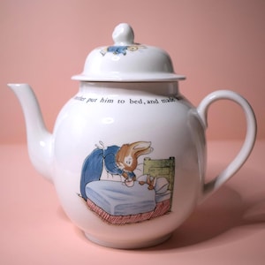 Wedgwood Peter Rabbit Teapot – 4-Cup / 2-Pint Capacity, Made in England