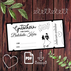 Könnte beinhalten: Ein schwarz-weiß Gutschein für einen Bachata-Tanzkurs. Der Gutschein enthält den Text "Gutschein für einen Bachata Kurs", "Let's Dance" und eine Grafik eines tanzenden Paares. Der Hintergrund ist eine Holzoberfläche.