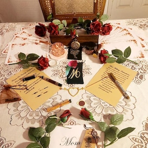 Caixa de presente de papelaria vintage com rosas vermelhas ~