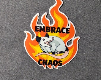 Adesivo Possum abbraccia il caos