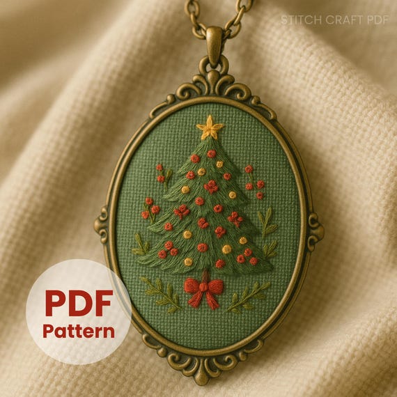 クリスマスツリーの刺繍パターン：お祝いのホリデーペンダント