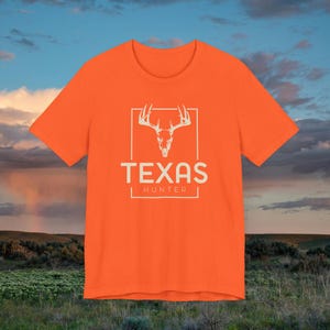 Texas Hunting Unisex T-Shirt - Whitetail Skull Design for Deer Hunters, Ranch Life, and Outdoor Lovers - Perfect Gift For Texans