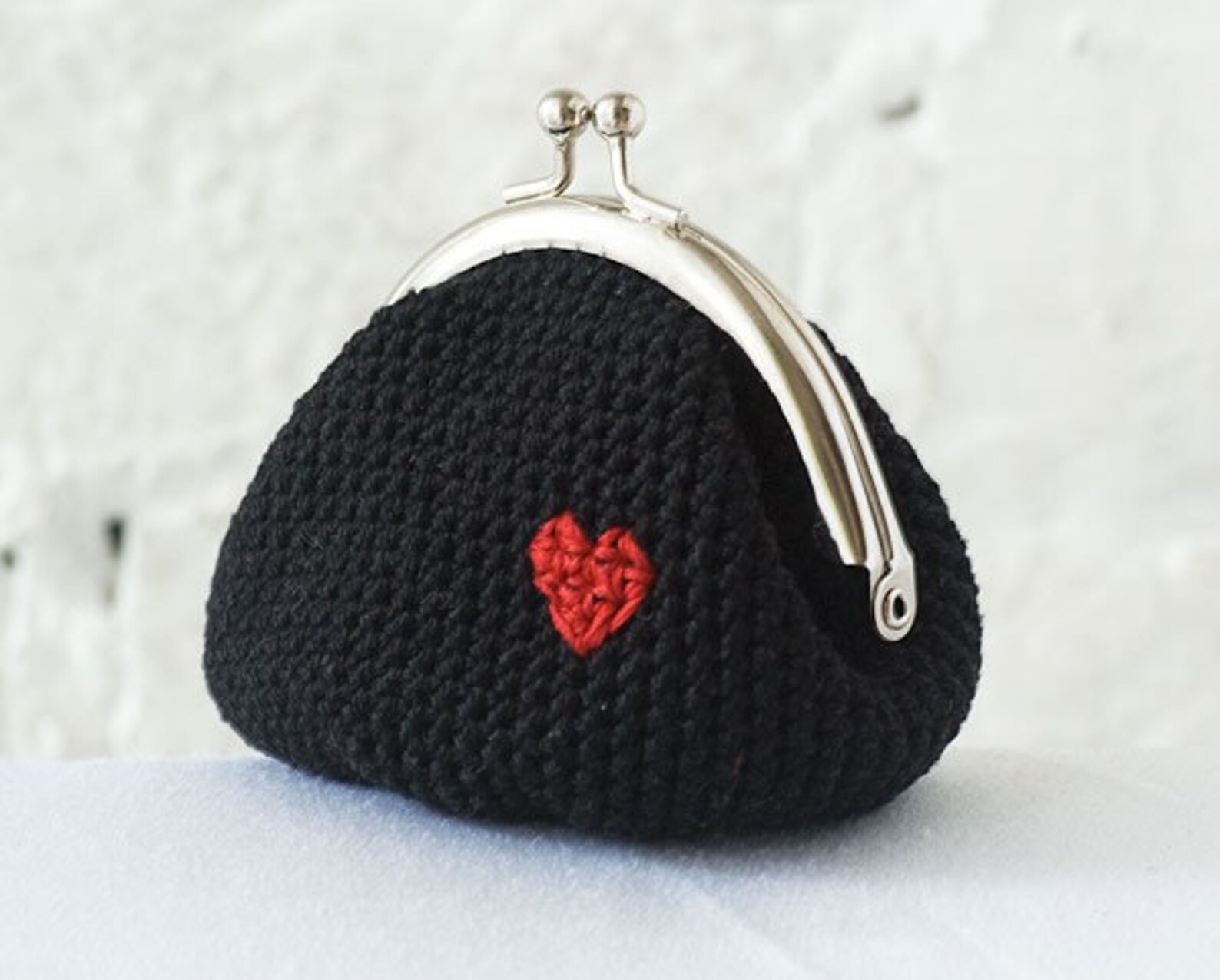 crochet heart coin purse