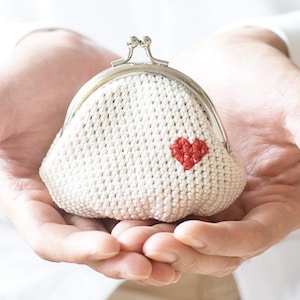 Crochet coin purse, Love My Heart in white image 1