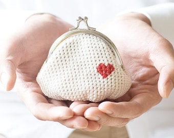 Crochet coin purse, Love My Heart in white