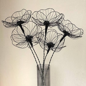 Anemonen. Drahtstrauß. Drahtblumen