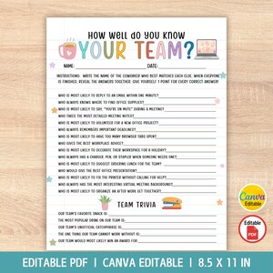 Puede incluir: Una hoja de juego imprimible titulada How Well Do You Know Your Team? con una lista de preguntas sobre compañeros, una sección de trivia, texto colorido, una taza rosa, un portátil, una planta, una grapadora y estrellas sobre fondo rayado.