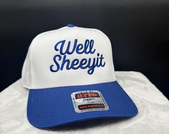 面白いノベルティハット | Well Sheeyit 刺繍キャップ | ブルー＆ホワイト トラッカーハット | 調節可能なスナップバック | ユーモラスなステートメントハット | 彼または彼女へのギフト