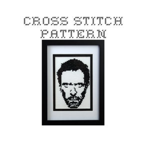 Puede incluir: Un patrón de punto de cruz enmarcado que presenta un retrato de un hombre con barba y cabello oscuro. El retrato está realizado en punto de cruz blanco y negro. El marco es negro, con el texto "CROSS STITCH PATTERN" en la parte superior.
