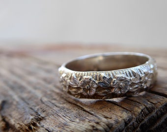 Antique Ring Flower Pattern Band Ring Romantic Jewelry Floral