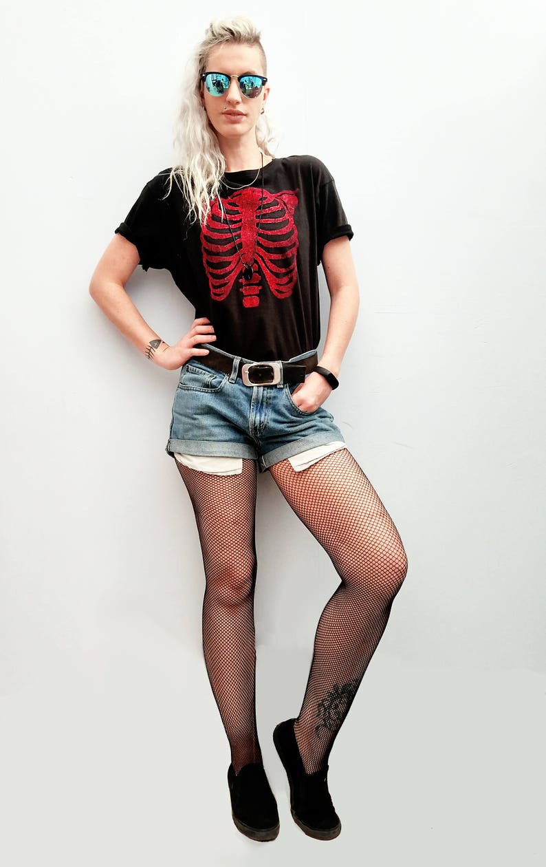 Handmade Glitter anatomy skeleton ribcage print T shirt Unisex Halloween cyberpunk clothing aesthetic clothing imagem 2