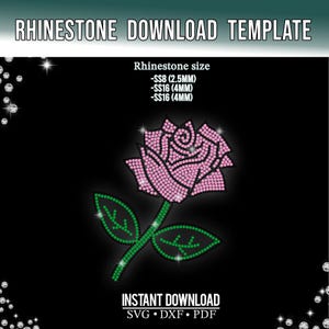 Op de afbeelding: Een digitale strass-sjabloon met een roze rozenontwerp. De afbeelding bevat de tekst "Rhinestone Download Template" en "Instant Download" met bestandsoptie-opties. De roos is gemaakt van kleine roze strass-steentjes, met groene bladeren en stengel.