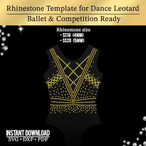 Può includere: Una tazza di ceramica bianca con manico nero e la scritta "But First, Coffee" in grassetto nero. La tazza è posta su uno sfondo sfocato, suggerendo un'atmosfera accogliente.