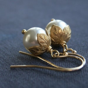 Flower bud pearl earrings Faux pearls Austrian Crystal pearls Leaf bead caps Solid sterling silver earrings Small dangle earrings 画像 9