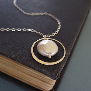 Bridesmaid necklace, Pearl necklace, Gold or silver circle necklace with cultured freshwater coin pearl, eternity necklace, bridesmaid gift