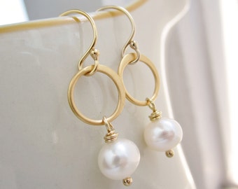 Pearl bridesmaid earrings, pearl earrings, dainty gold earrings, freshwater pearls dangle earrings bridesmaid gift white pearls ivory pearls