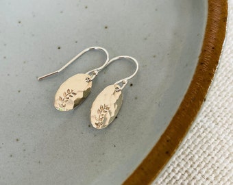 Nature inspired earrings for bridesmaids, small silver dainty dangle earrings, handstamped leaf design, hammered oval disc wedding earrings