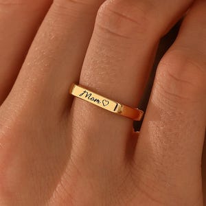Ring met gegraveerde naam, gepersonaliseerde naamring voor haar, 18-karaats vergulde naamring, stapelbare ring, ring voor vrouwen, Moederdagcadeau