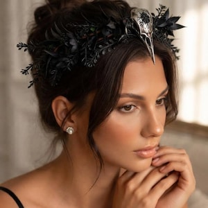 Fascia per capelli gotica con fiori neri, corona floreale in tessuto a forma di bocca di corvo, ghirlanda di fiori fatta a mano, accessorio per cosplay di Halloween