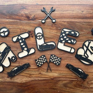 ドリフトカーをテーマにした名前サイン | 子供用ドリフトカーをテーマにした文字 | アルファベット文字 | 保育園の壁サイン | ドリフトカーの寝室の装飾