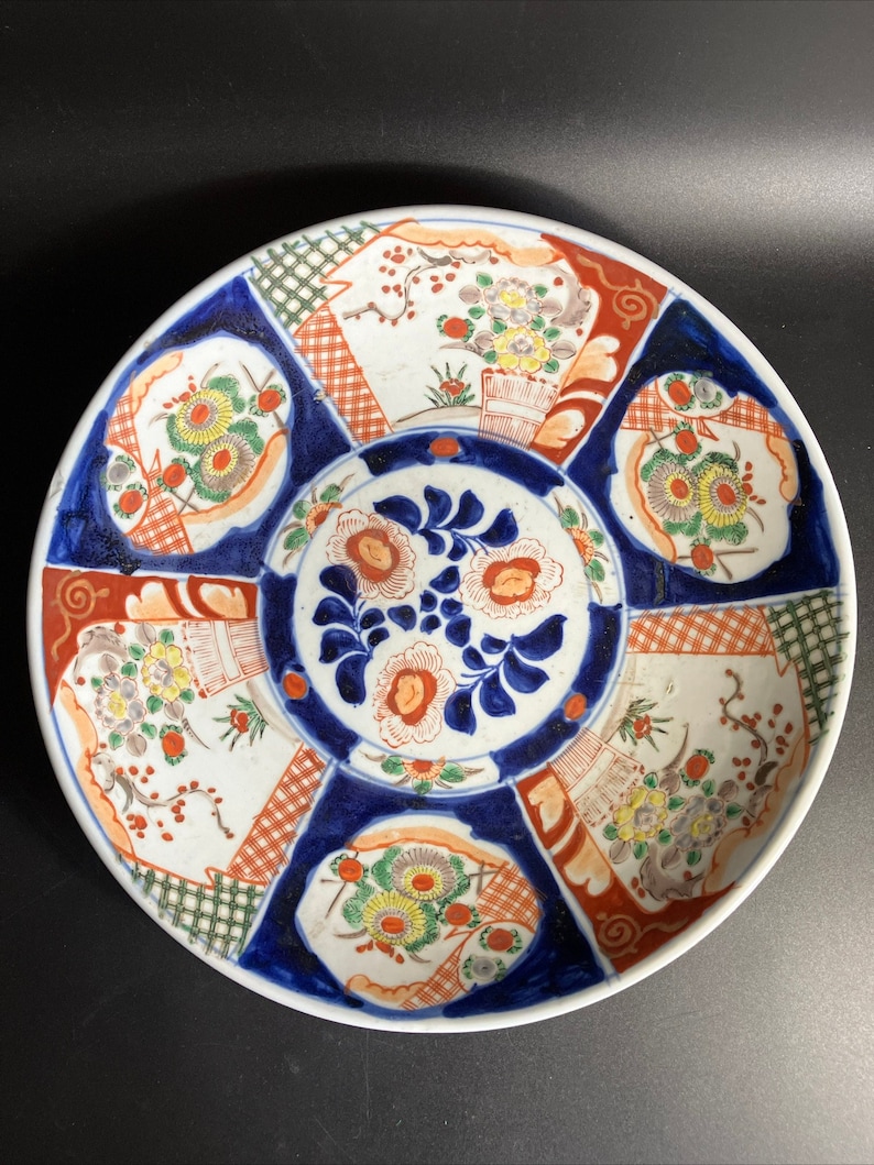 Vintage Imari Porcelain 6 Panel Scallop Plate Antique Hand Painted Meal