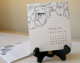 SALE: 2018 Desk Calendar with Wooden Easel Stand – Black and White Florals