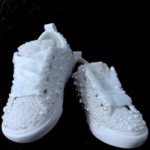 Zapatillas Converse All Star personalizadas con perlas y diamantes de imitación para niños pequeños ** Si necesitas zapatos pronto, envíame un mensaje **