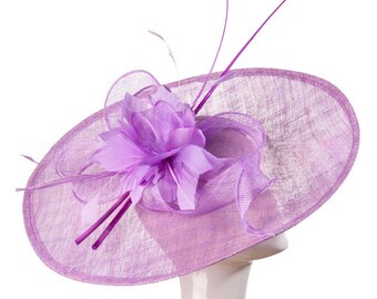 Tocado de plumas grandes estilo Sinary, ideal para fiestas de té, iglesia, bodas y el Derby de Kentucky. Incluye pinza.