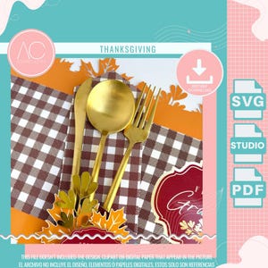 Puede incluir: Un diseño digital con temática de Acción de Gracias con cubiertos dorados: un cuchillo, una cuchara y un tenedor. El diseño incluye hojas de otoño, un patrón de cuadros y el texto "Thanksgiving".