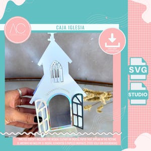 Può includere: Modello di chiesa in carta bianca con porte aperte e una croce in cima. La chiesa ha una finestra decorativa e le parole "Mi Primera Comunión" sono visibili. L'immagine include anche il testo "CAJA IGLESIA" e "INSTANT DOWNLOAD".