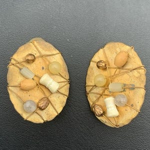 Vintage Brutalist Rustic Hammered Gold Tone & Wire Beaded Clip On Earrings