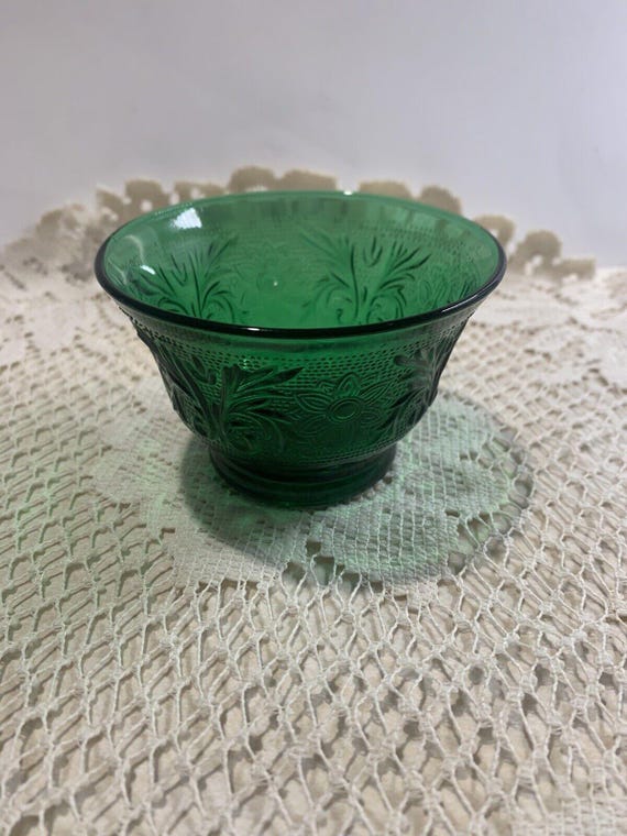 骨董　時代ガラス　希少　霰プレス　フリル　フォレストグリーン　濃緑色　氷コップ 骨董 時代ガラス 希少 霰プレス フリル フォレストグリーン 濃緑色 氷