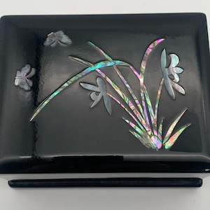 Vintage Black Lacquered Mother Of Pearl Abalone TrinketJewelry Box Butterflies