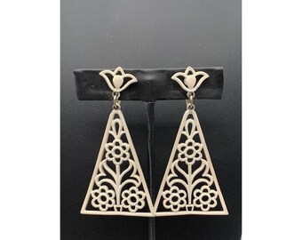 Vintage Crown Trifari MCM Large White Enamel Floral Dangle Clip On Earrings