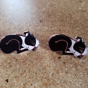 Boston terrier gift, boston terrier pin, boston terrier lapel pin, cute dog pin, boston terrier sleeping, hard enamel pin