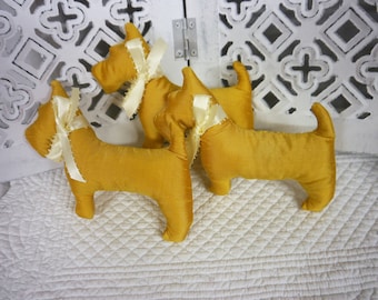 Scottie Dogs -100%  Gold Silk - Lavender  Sachet  - Handmade in France -  Gift