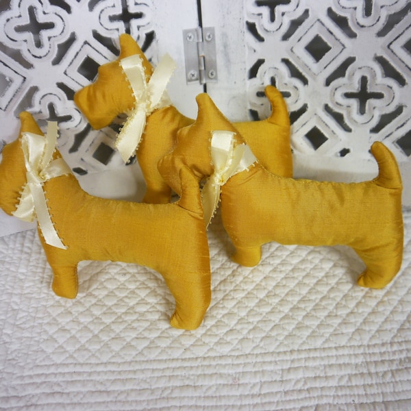 Scottie Dogs -100%  Gold Silk - Lavender  Sachet  - Handmade in France -  Gift