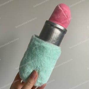 Juguete para perros con forma de lápiz labial: juguete interactivo de enriquecimiento para perros: estimulación mental divertida y regalo para cachorros