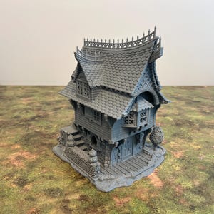 Red Rose Lodge: 28mm Medieval House Terrain for RPG Wargames