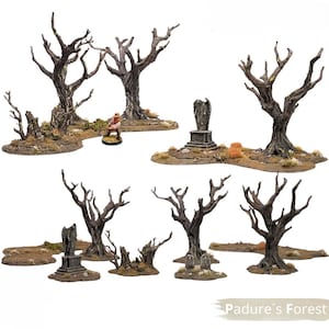 Op de afbeelding: Een verzameling miniatuur, kale bomen en grafstenen, waarschijnlijk voor tabletop gaming. De bomen zijn donkerbruin met gedetailleerde takken, geplaatst op getextureerde bases met plekken droog gras. De tekst "Padure's Forest" is zichtbaar.