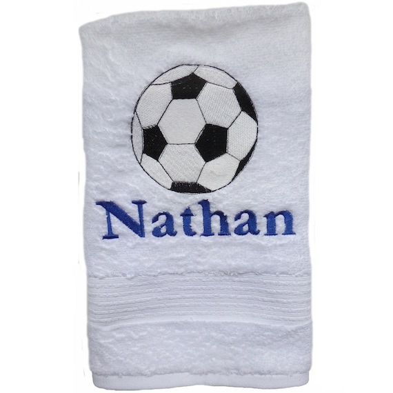大きなサッカーボールが刺繍され、パーソナライズされた白いハンド
