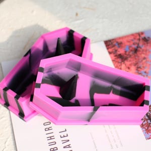 Gothic Coffin Silicone Debowler Ashtray – Unique Halloween Gift for Him/Her – Gothic Home Decor