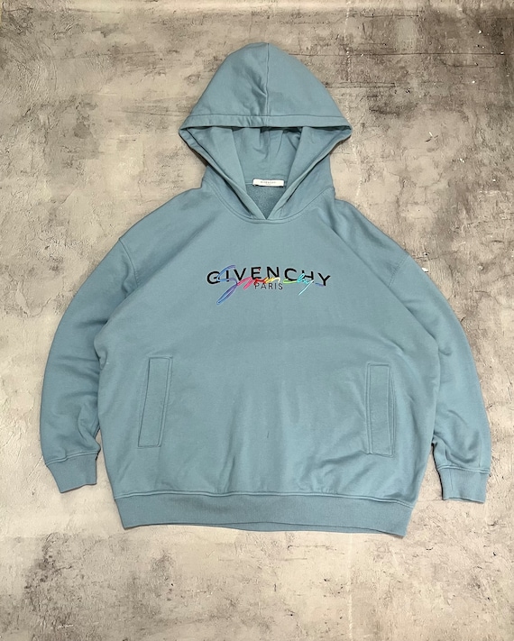 Baby blue givenchy 2025