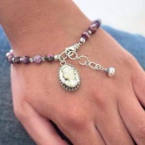 Mother of Pearl Shell Cameo Charm Bracelet, Gemstone Jewelry, Victorian Vintage Cameo, Unique Gifts for Women, Gift for Daughter