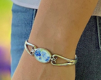 Broken China Forget Me Not Flower Bracelet, Birthday Gift, 20th Anniversary Gift for Wife, Repurposed Jewelry, Unique Gifts for Women