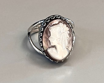 Vintage Shell Cameo, Mother of Pearl Adjustable Ring, Victorian Woman, Cameo Jewelry